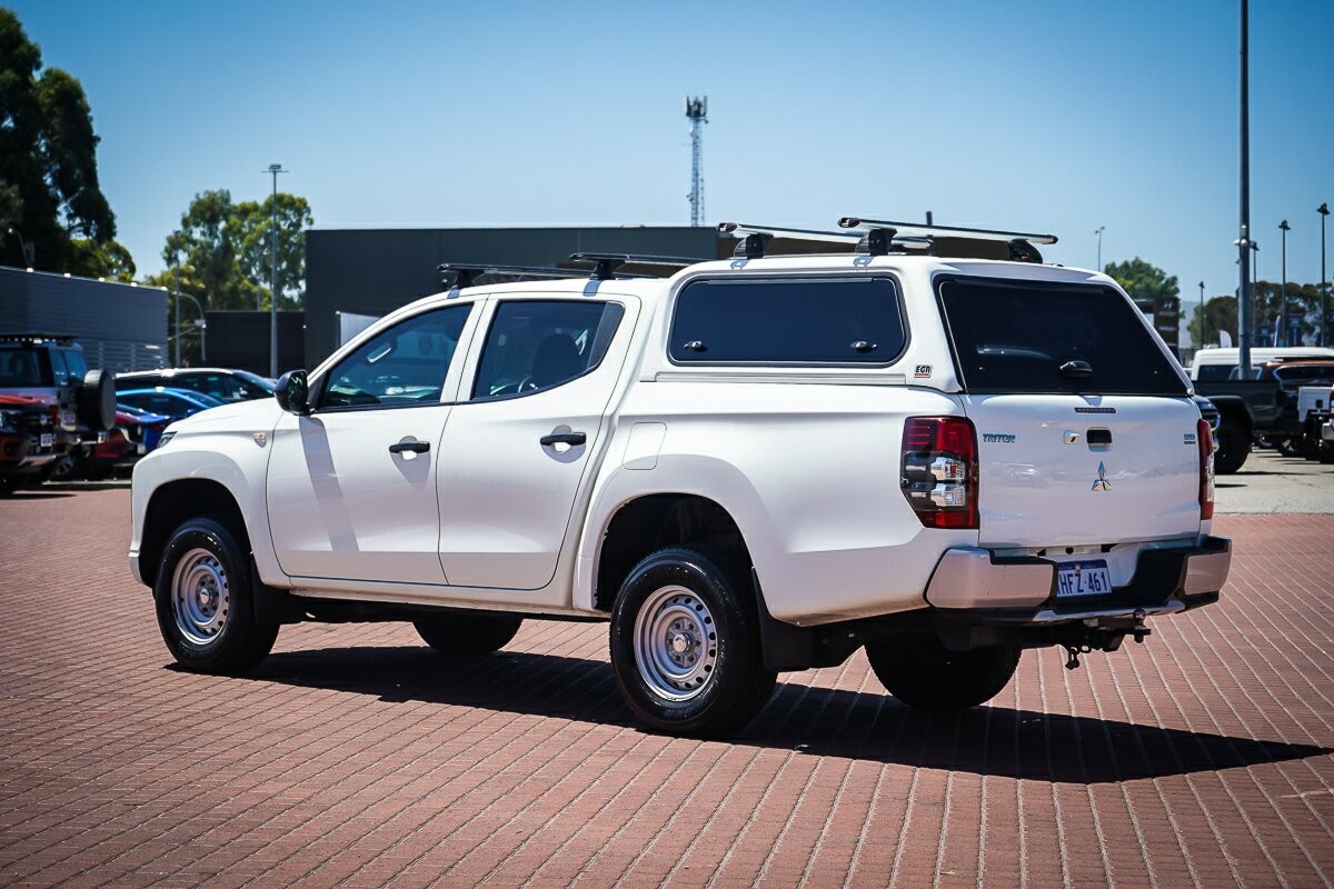 Mitsubishi Triton image 4