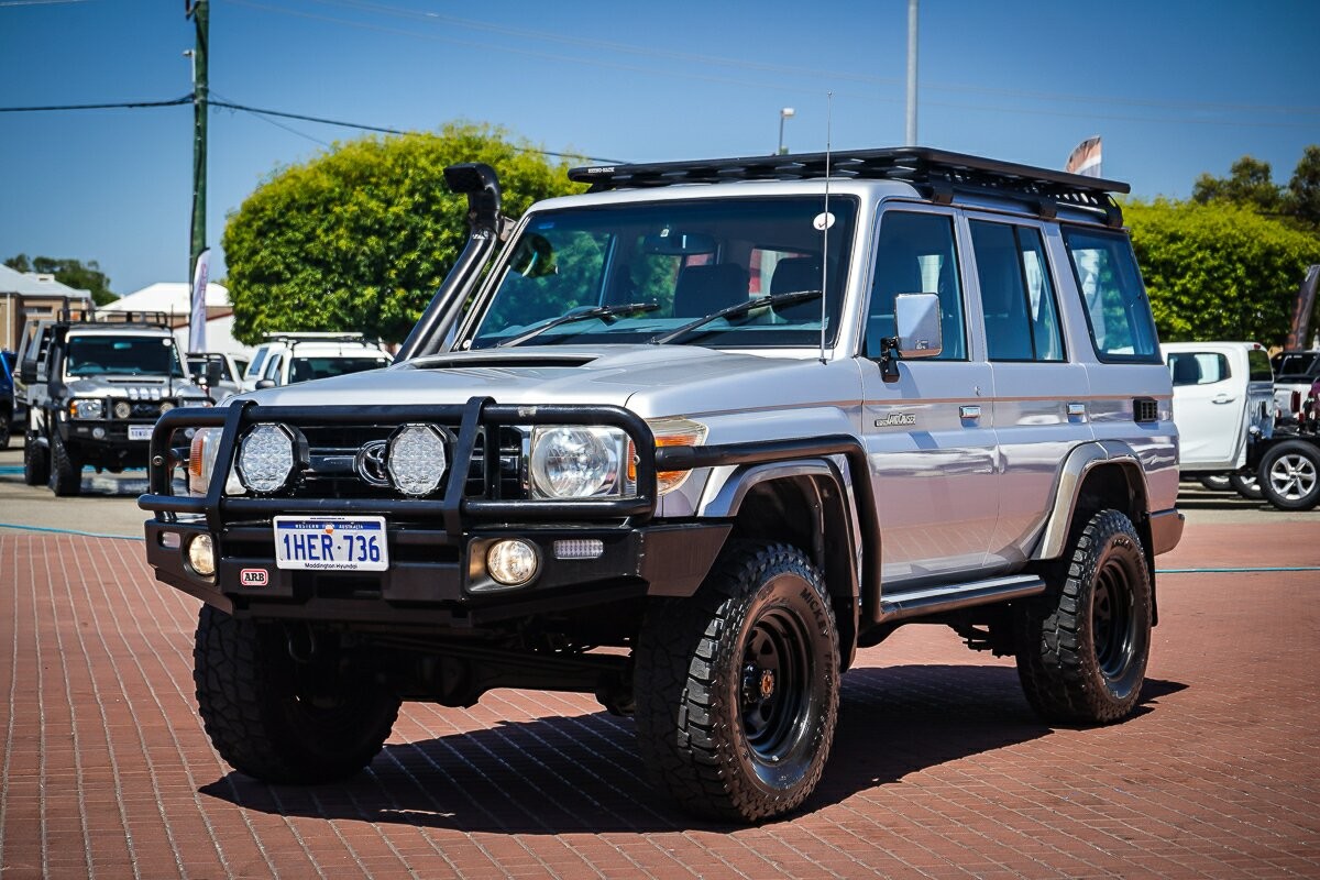 Toyota Landcruiser image 3