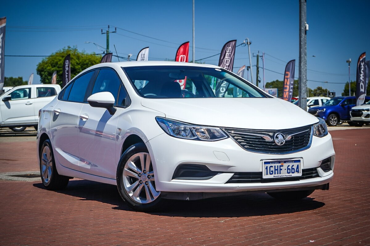 Holden Astra image 1