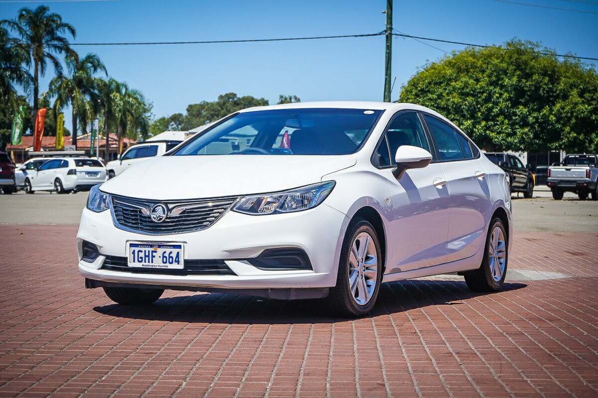 Holden Astra image 3