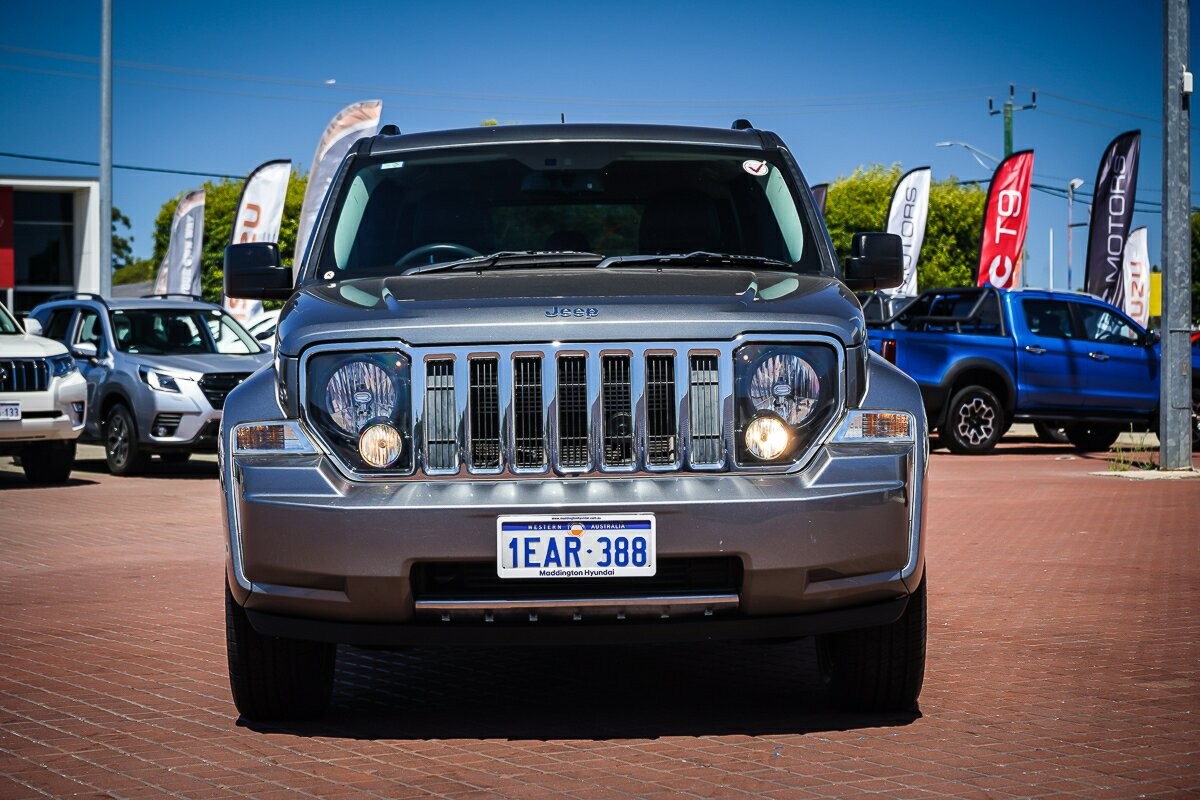 Jeep Cherokee image 2