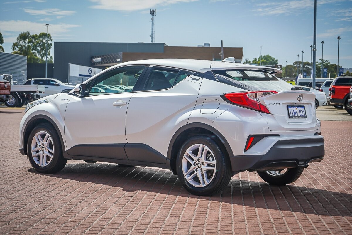 Toyota C-hr image 4