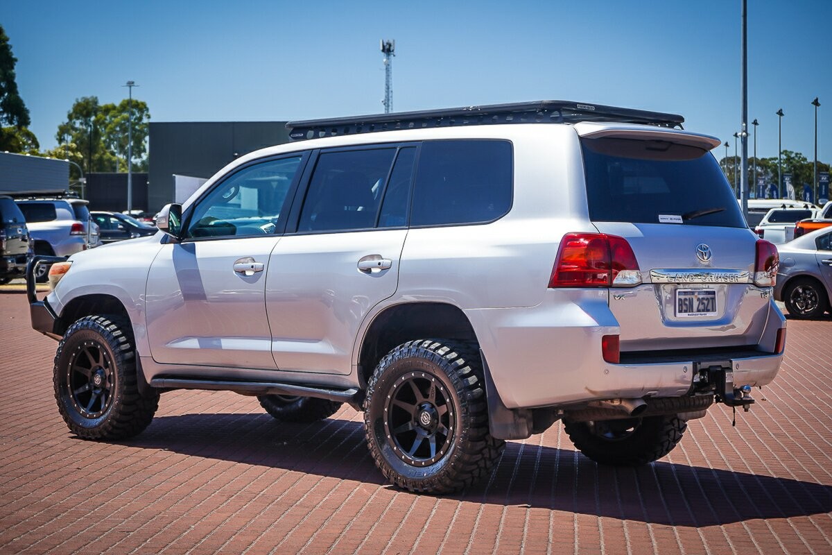 Toyota Landcruiser image 4