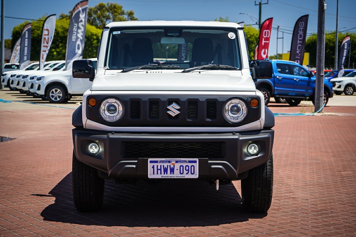 Suzuki Jimny image 2