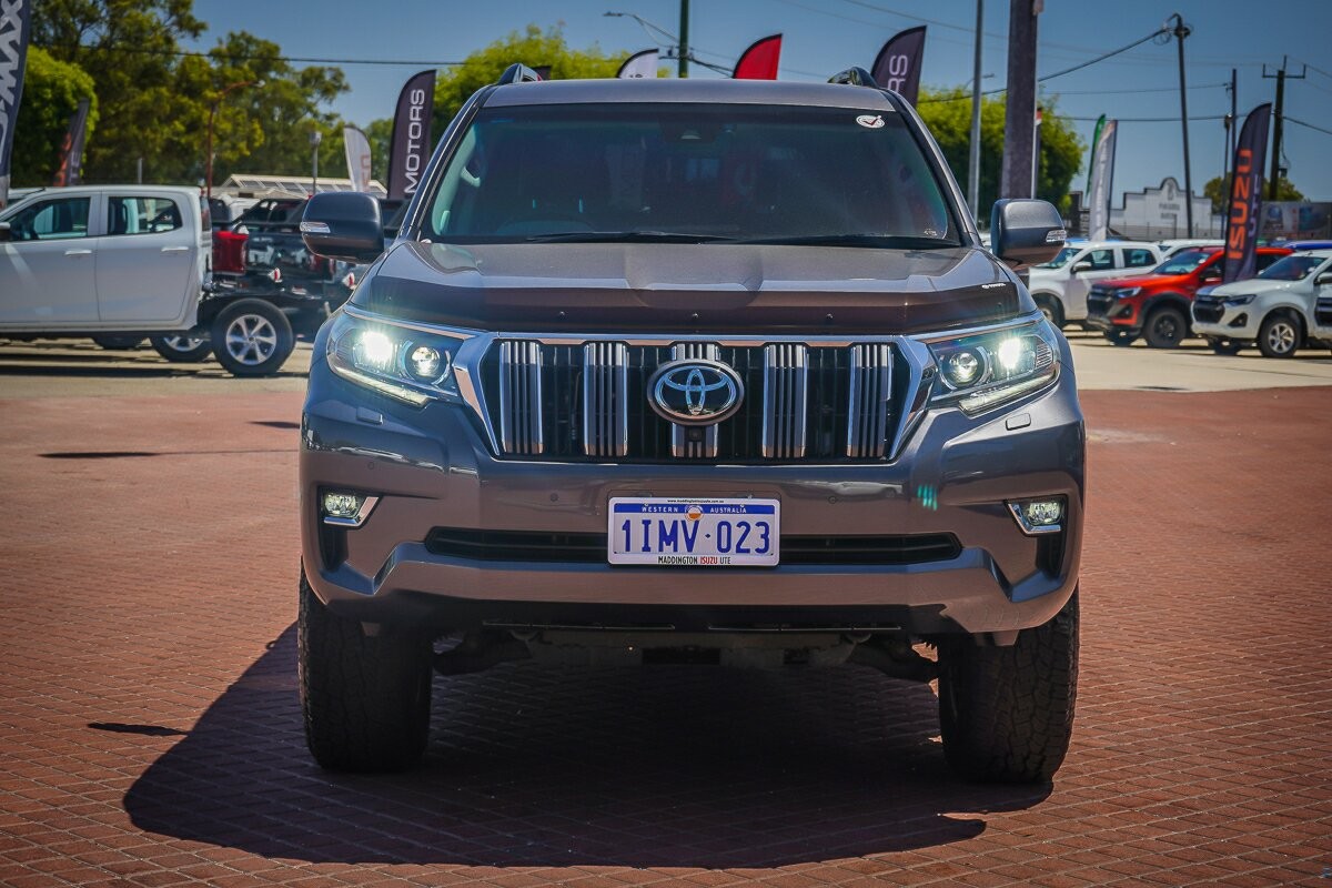 Toyota Landcruiser Prado image 2