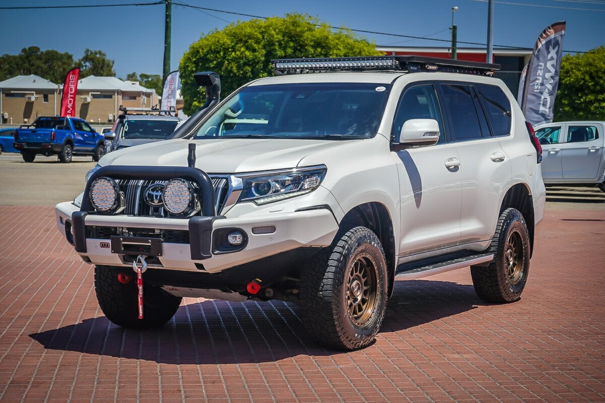 Toyota Landcruiser Prado image 3