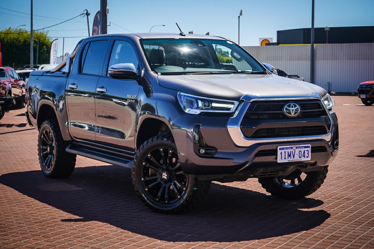 Toyota Hilux image 1