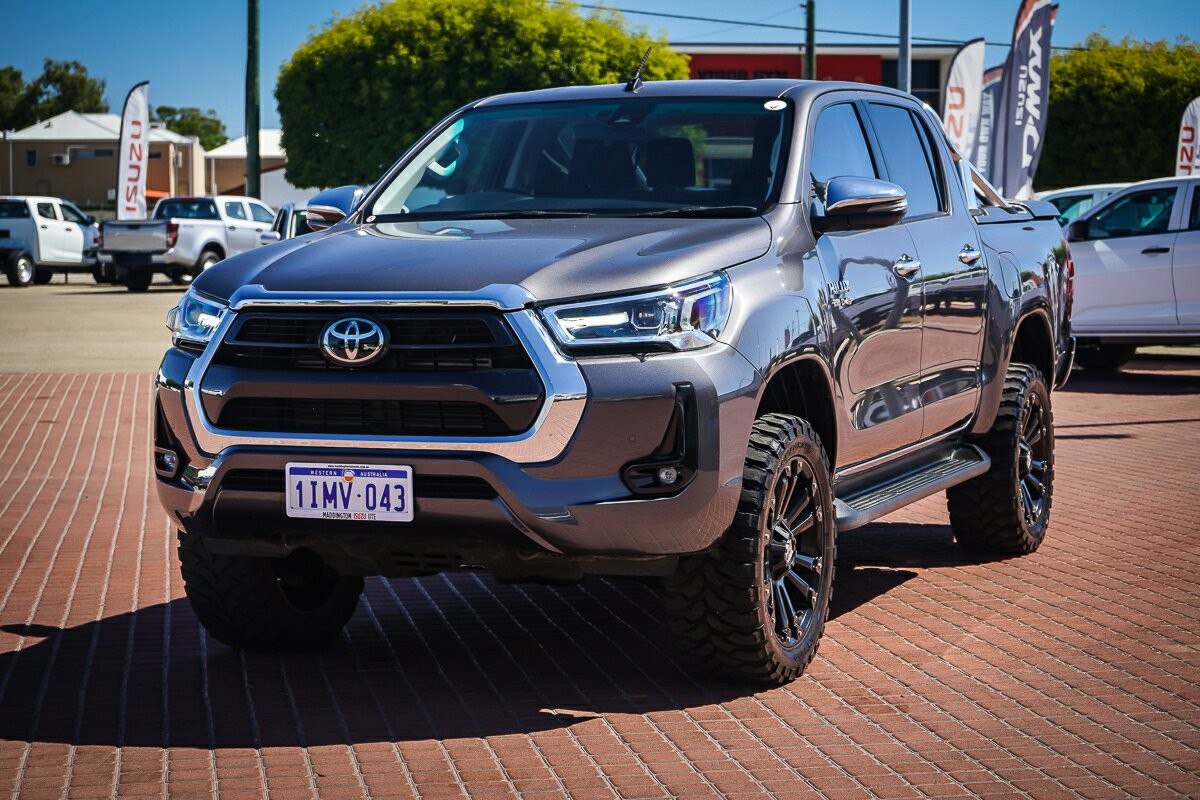 Toyota Hilux image 3