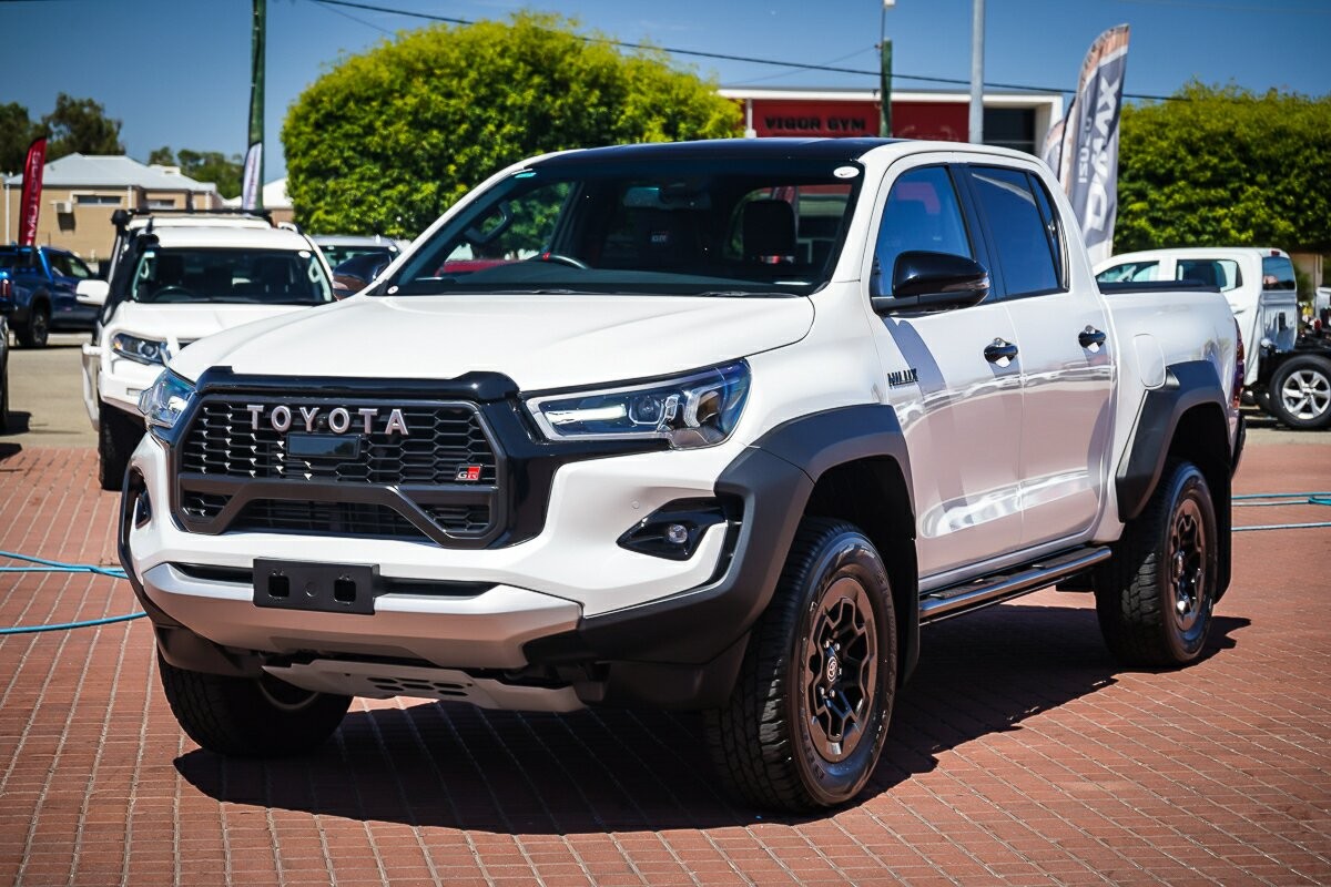 Toyota Hilux image 3