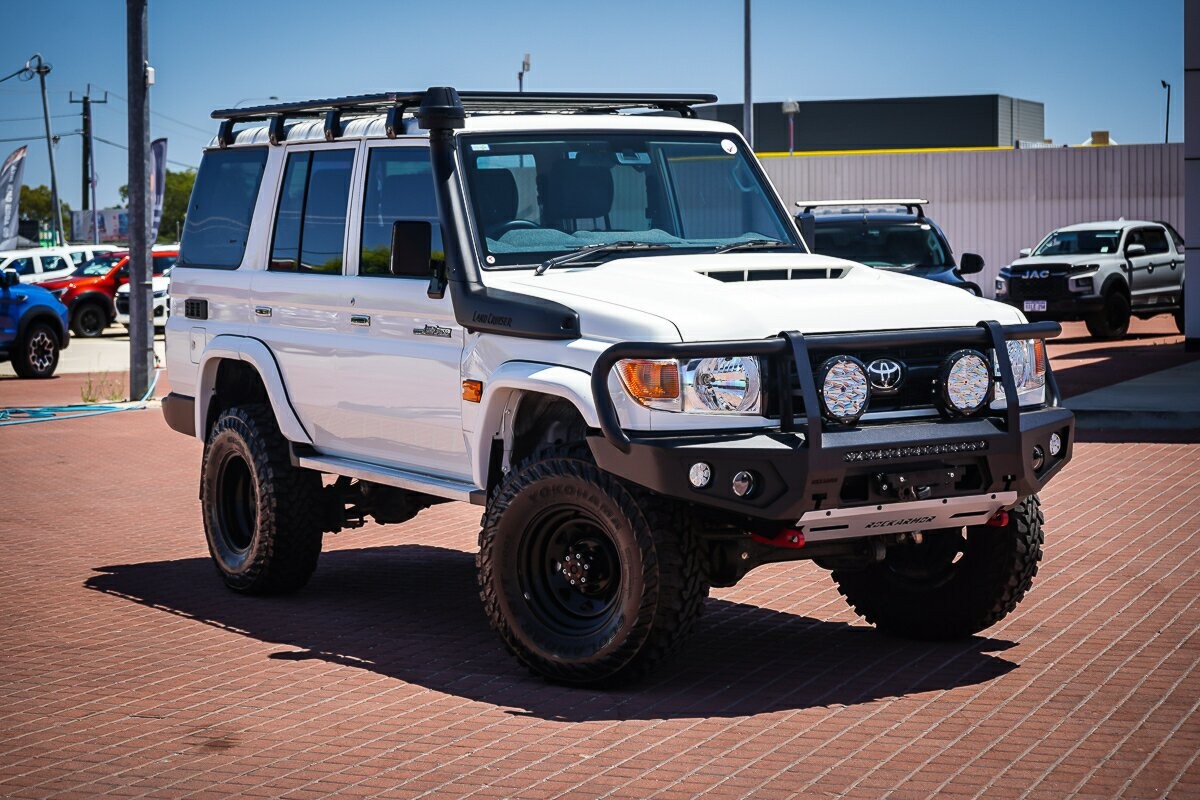 Toyota Landcruiser image 1