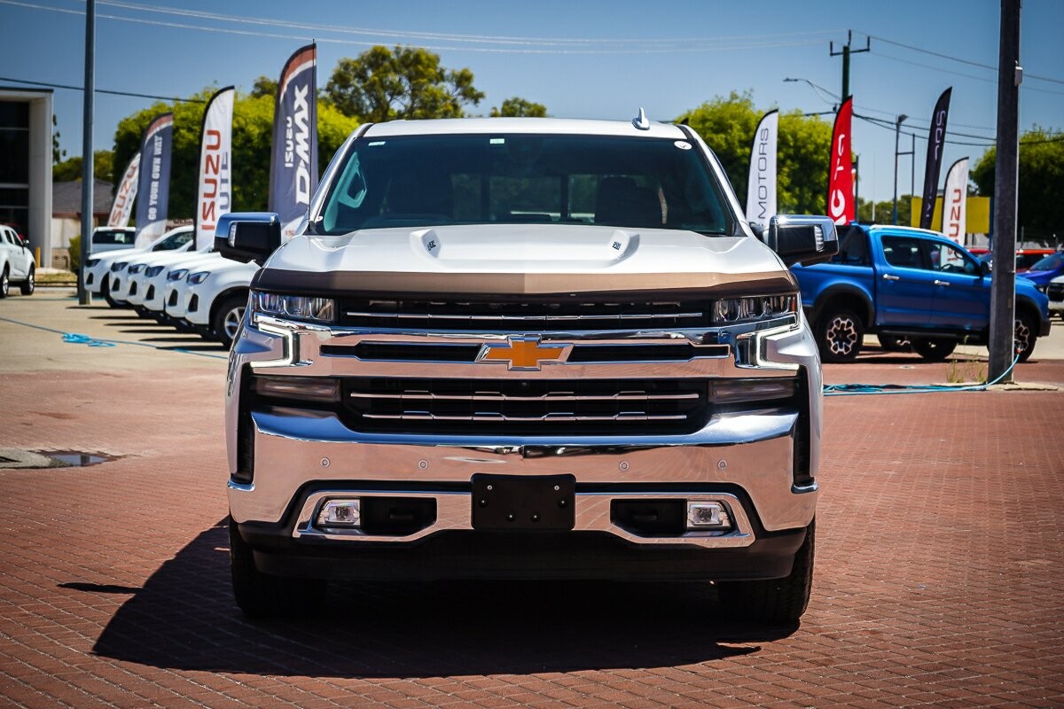 Chevrolet Silverado image 2