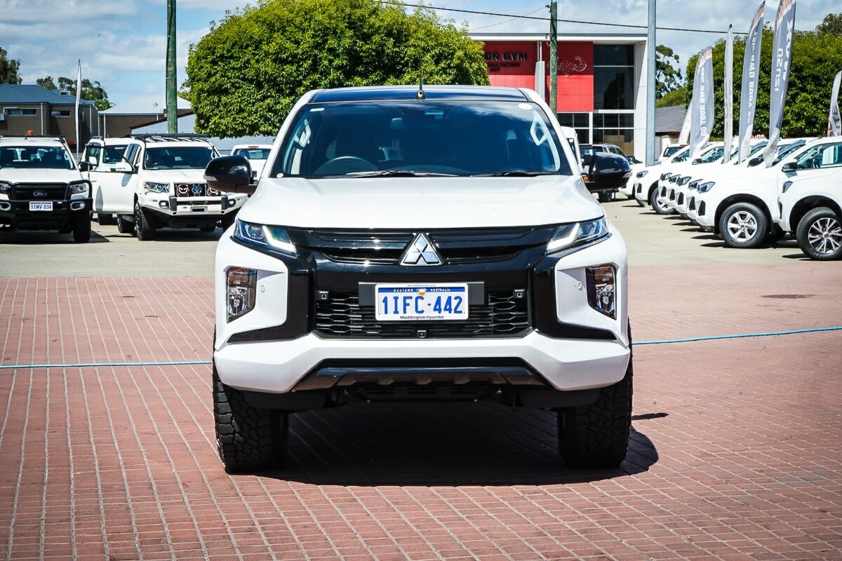 Mitsubishi Triton image 3