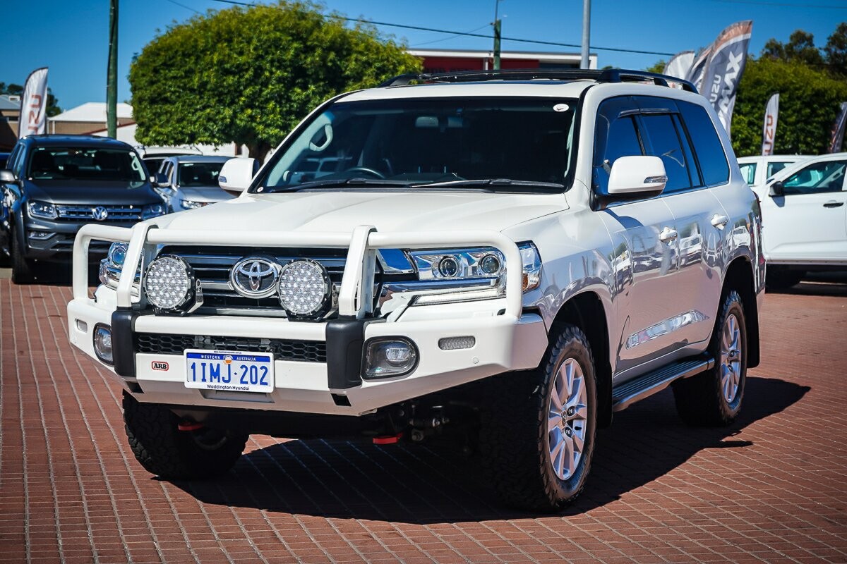 Toyota Landcruiser image 3