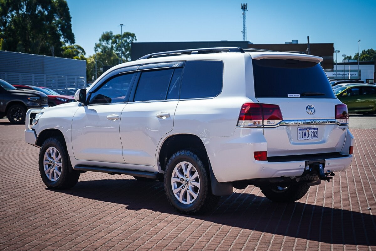 Toyota Landcruiser image 4