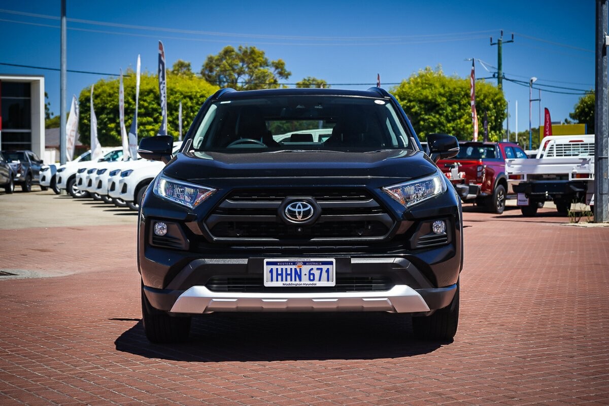 Toyota Rav4 image 2