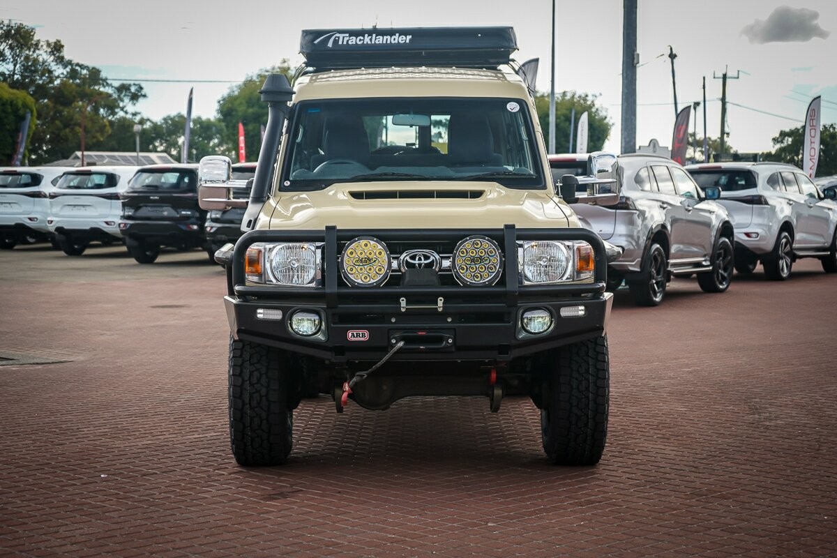 Toyota Landcruiser image 2