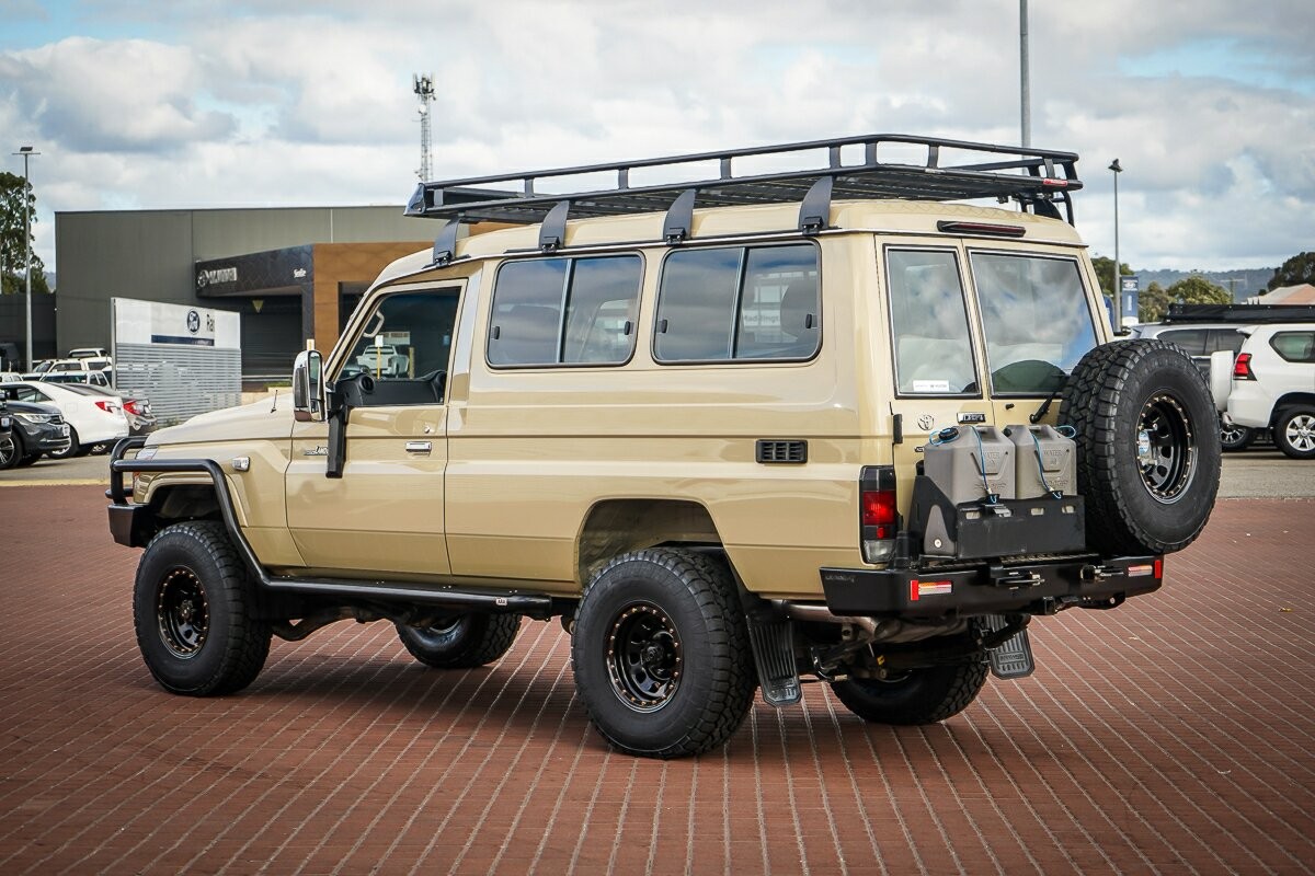 Toyota Landcruiser image 4