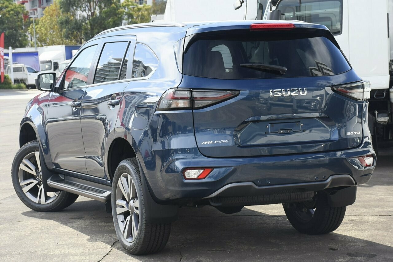 Isuzu Mu-x image 3