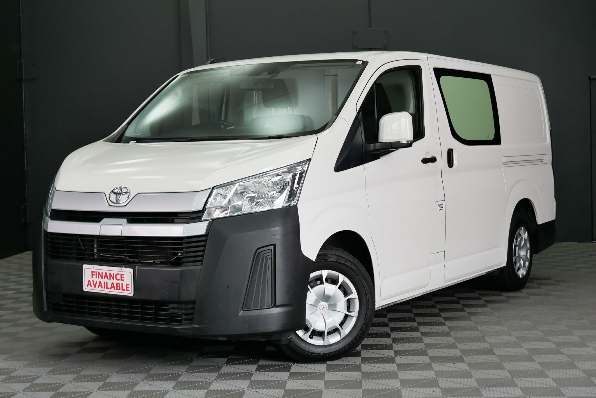 Toyota Hiace image 3