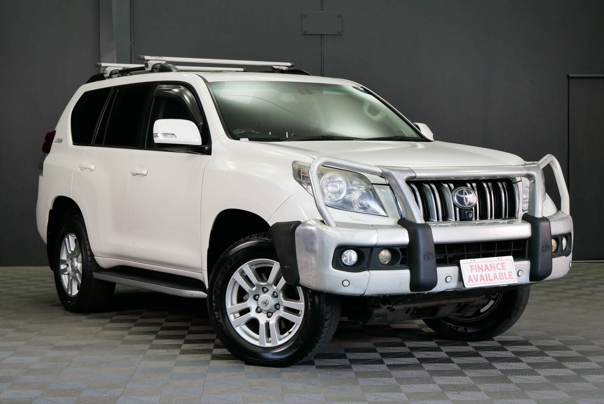 Toyota Landcruiser Prado image 1