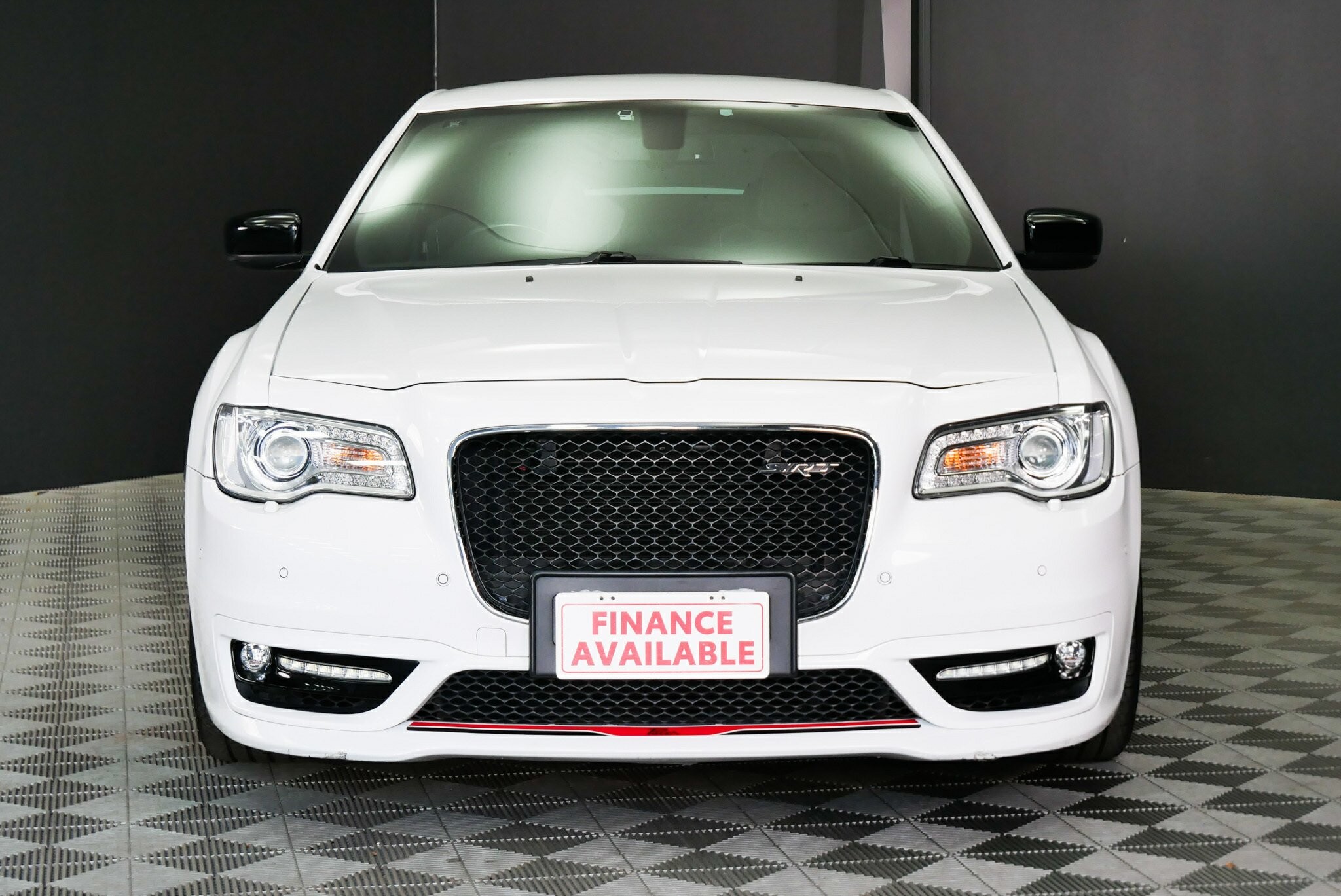 Chrysler 300 image 2