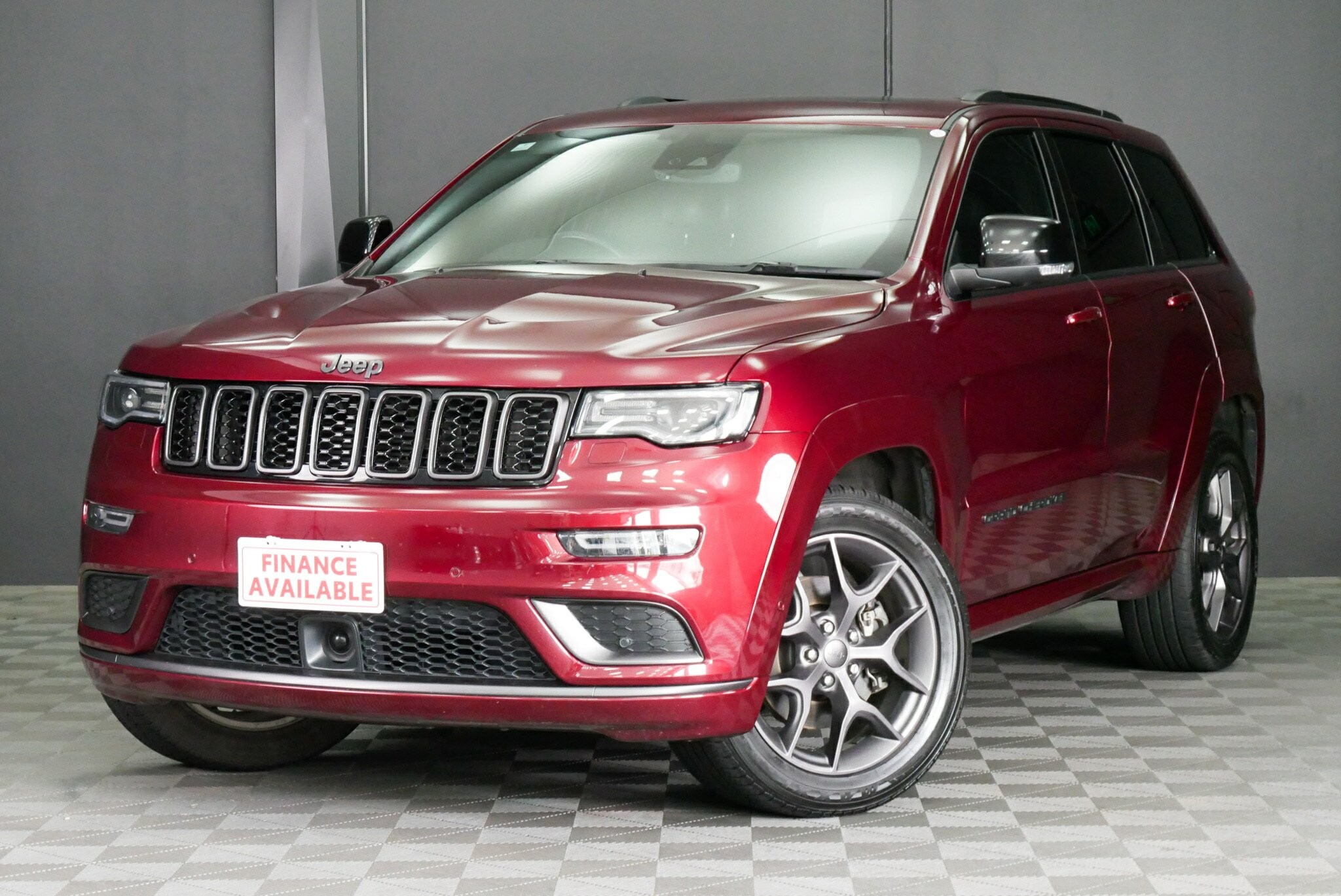 Jeep Grand Cherokee image 2