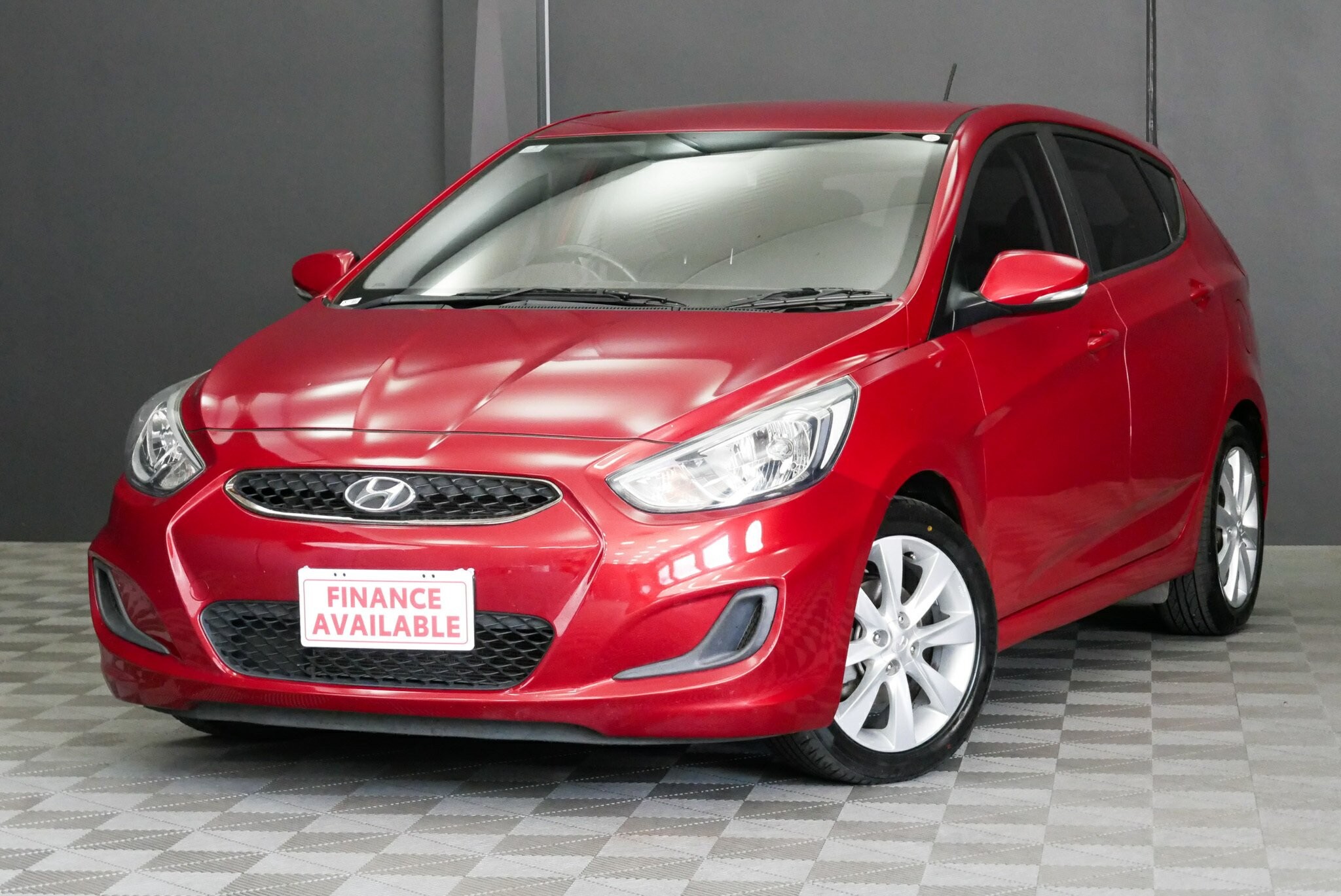 Hyundai Accent image 3