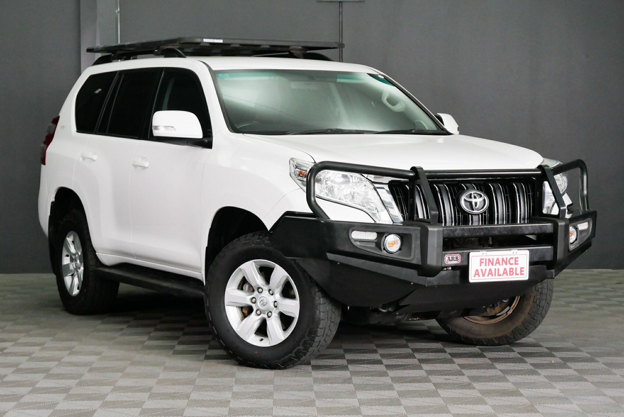 Toyota Landcruiser Prado image 1