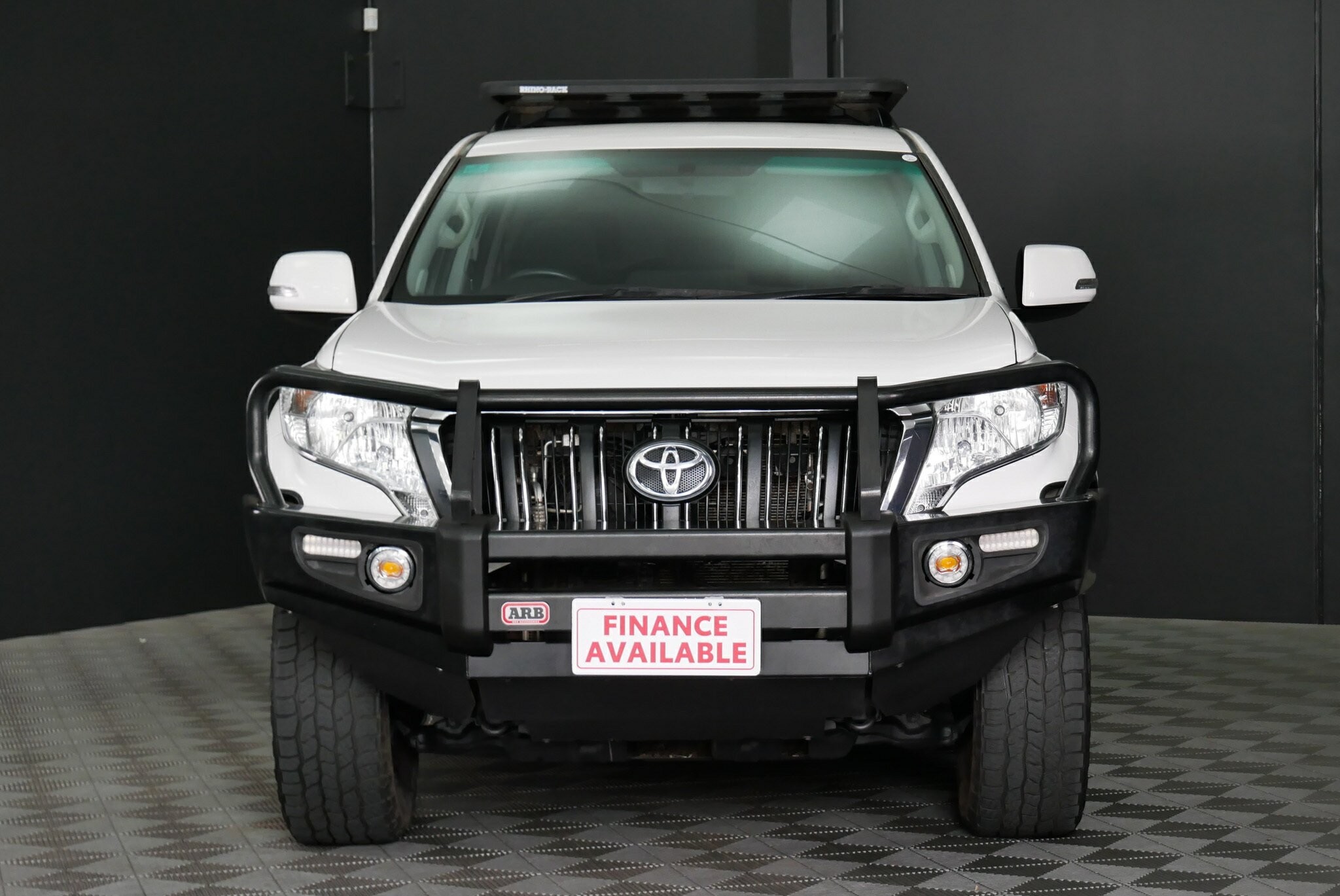 Toyota Landcruiser Prado image 2