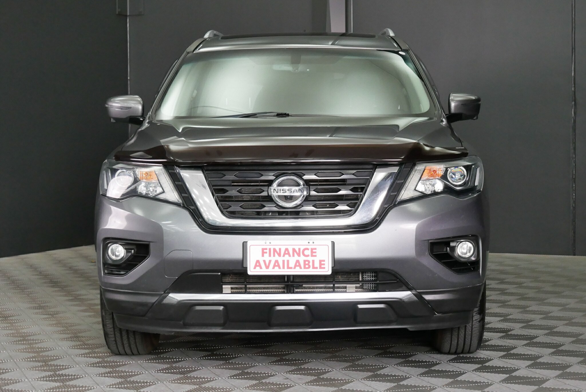 Nissan Pathfinder image 2