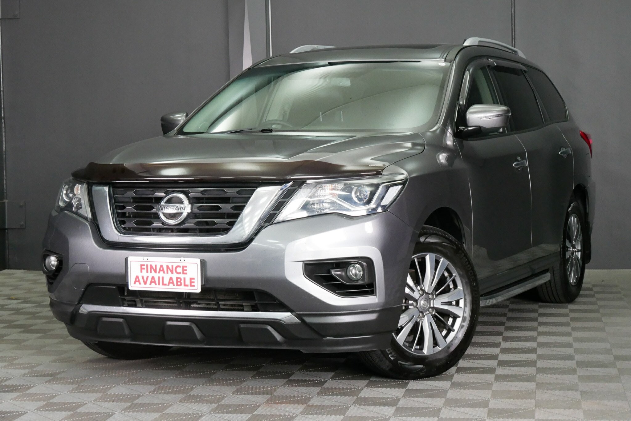 Nissan Pathfinder image 3