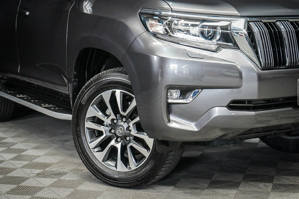 Toyota Landcruiser Prado image 2