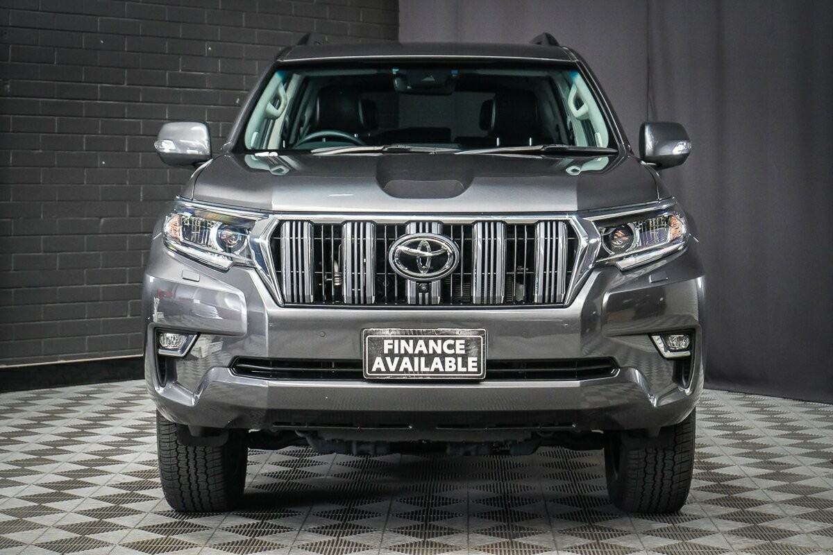 Toyota Landcruiser Prado image 3