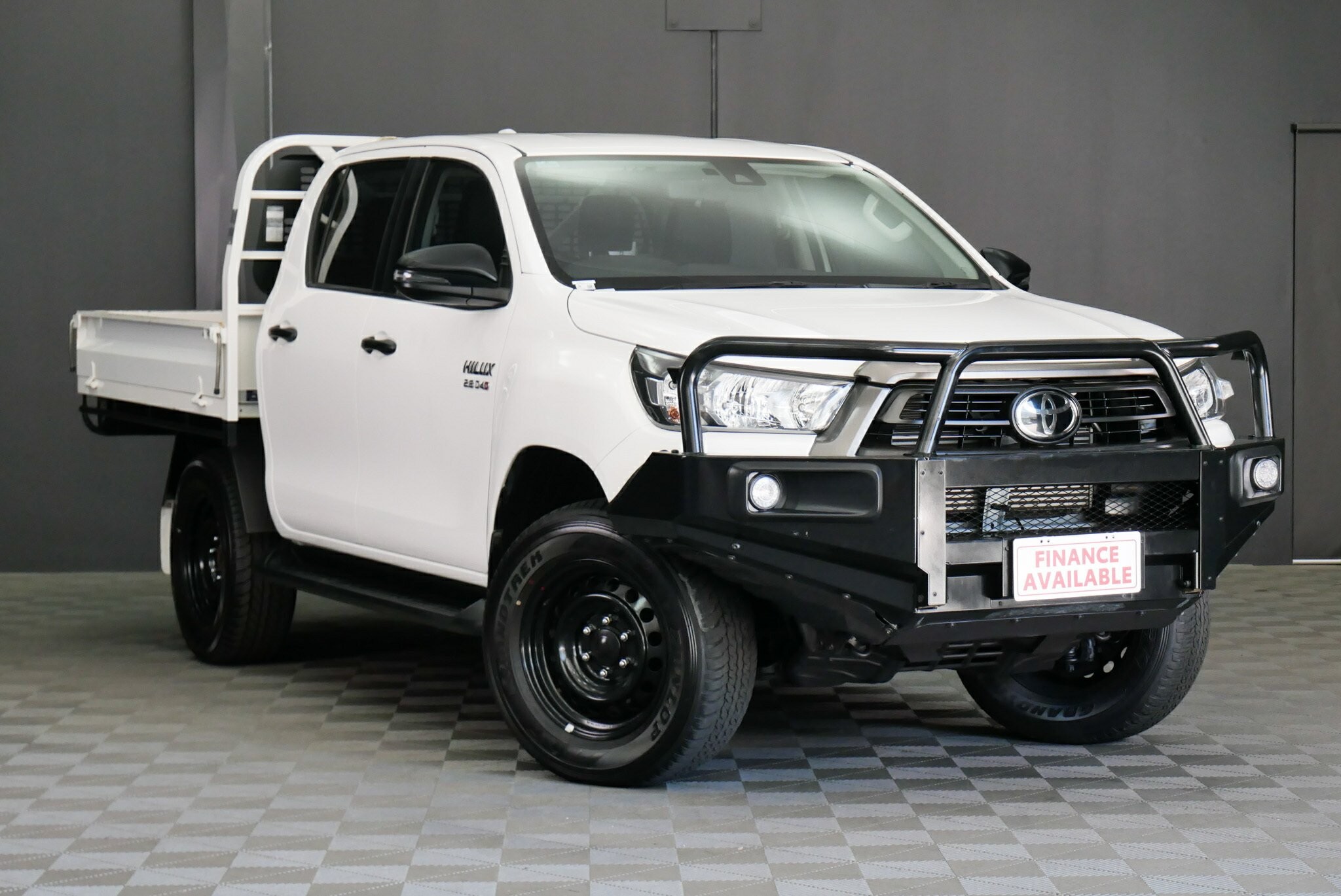 Toyota Hilux image 1