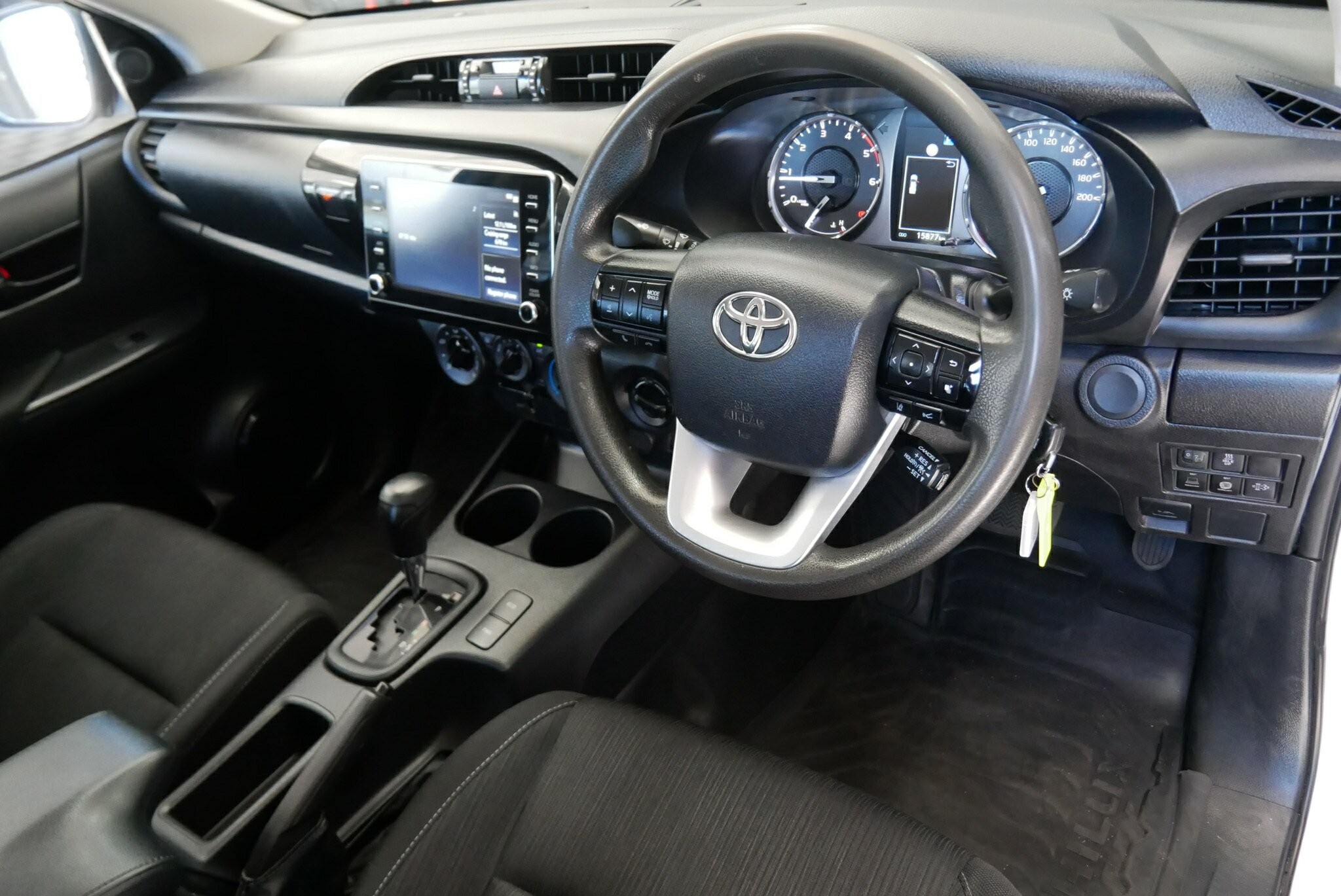 Toyota Hilux image 4