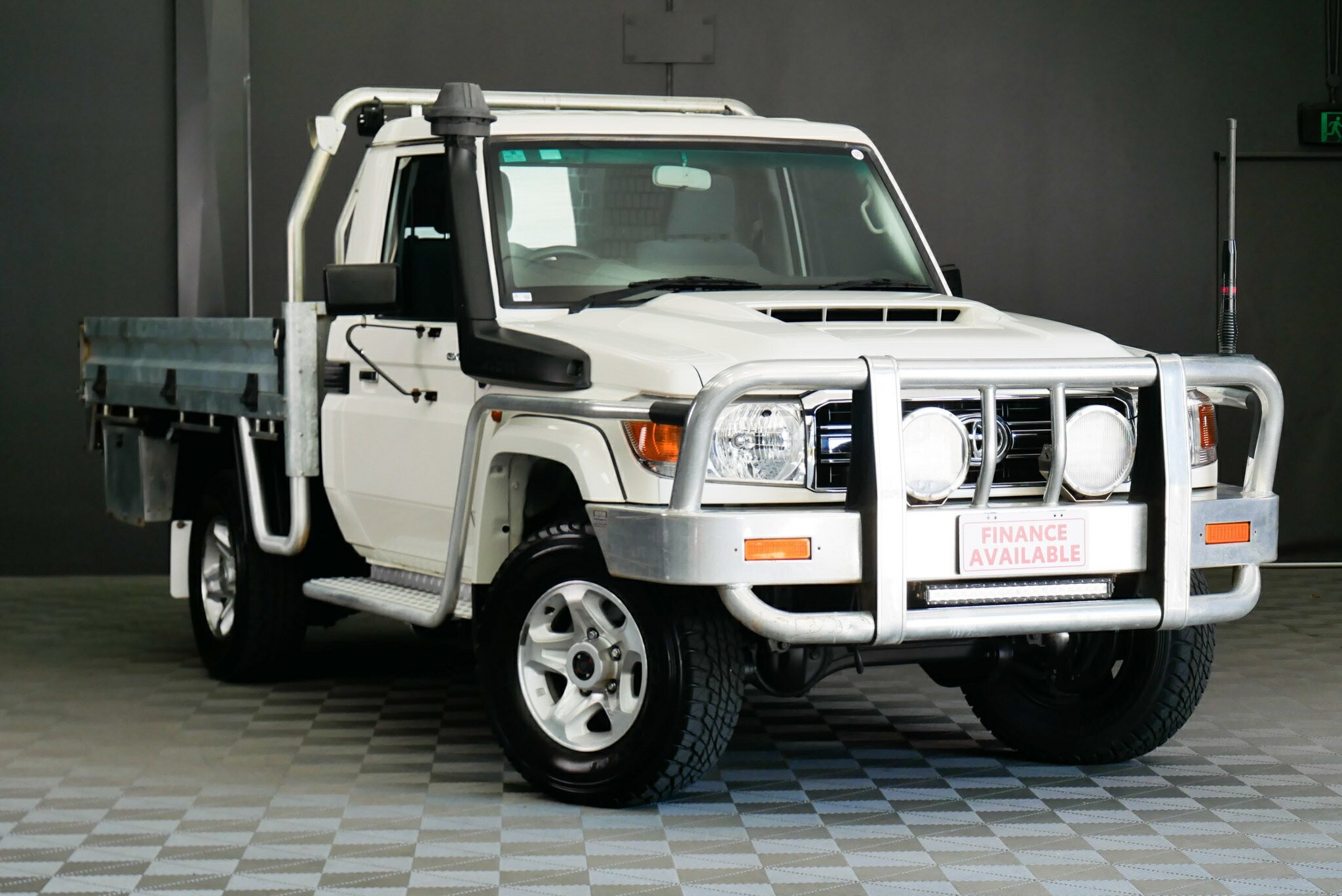 Toyota Landcruiser image 1