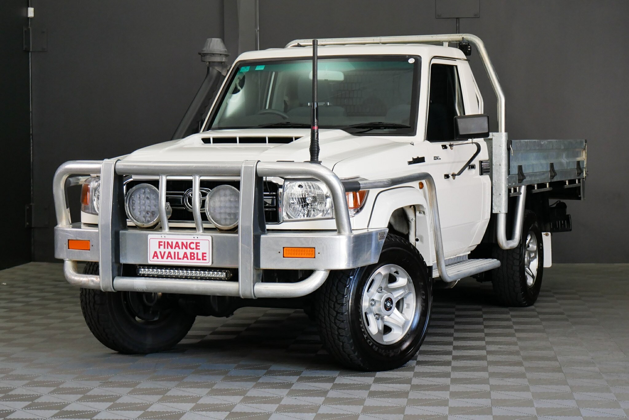 Toyota Landcruiser image 3