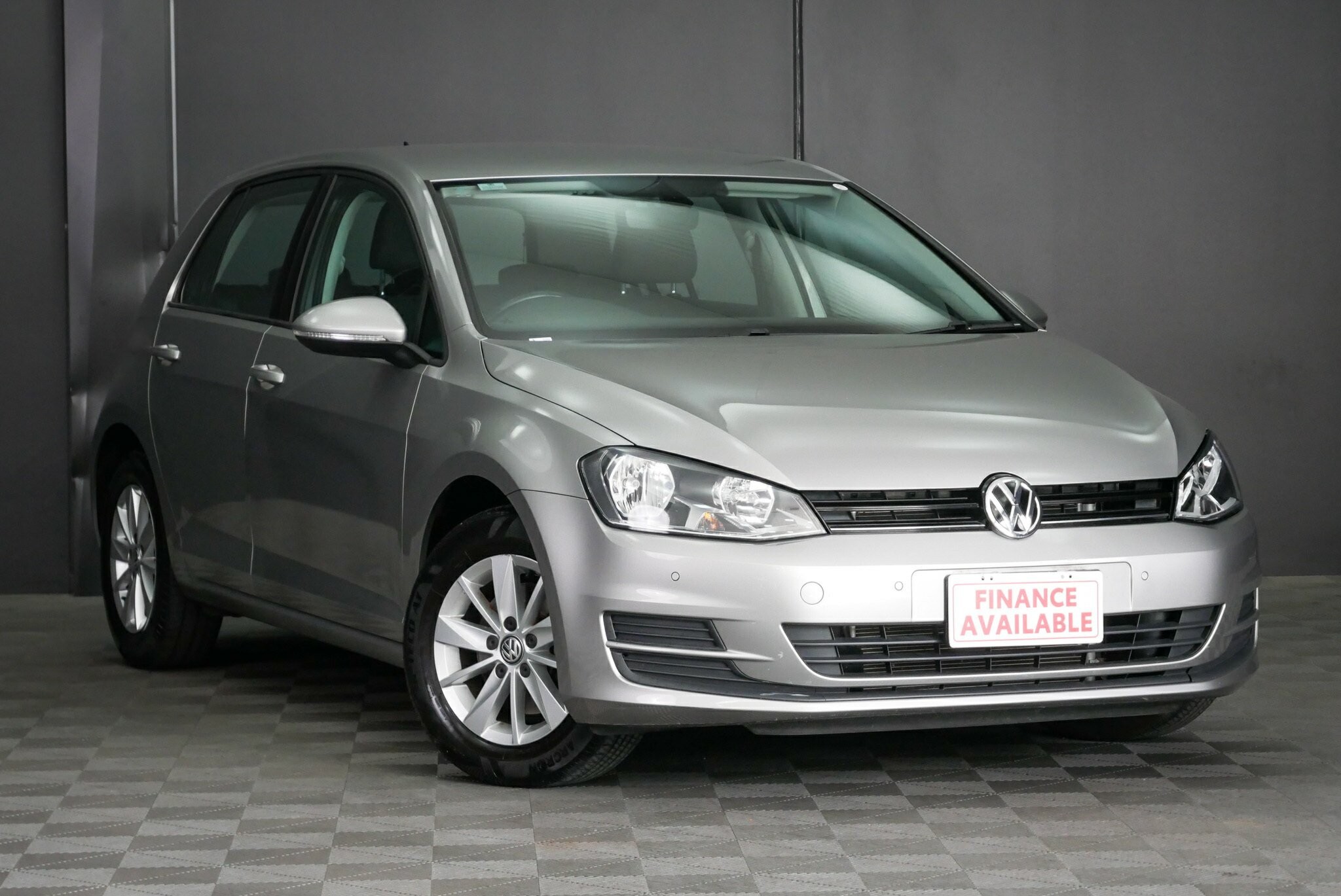 Volkswagen Golf image 1