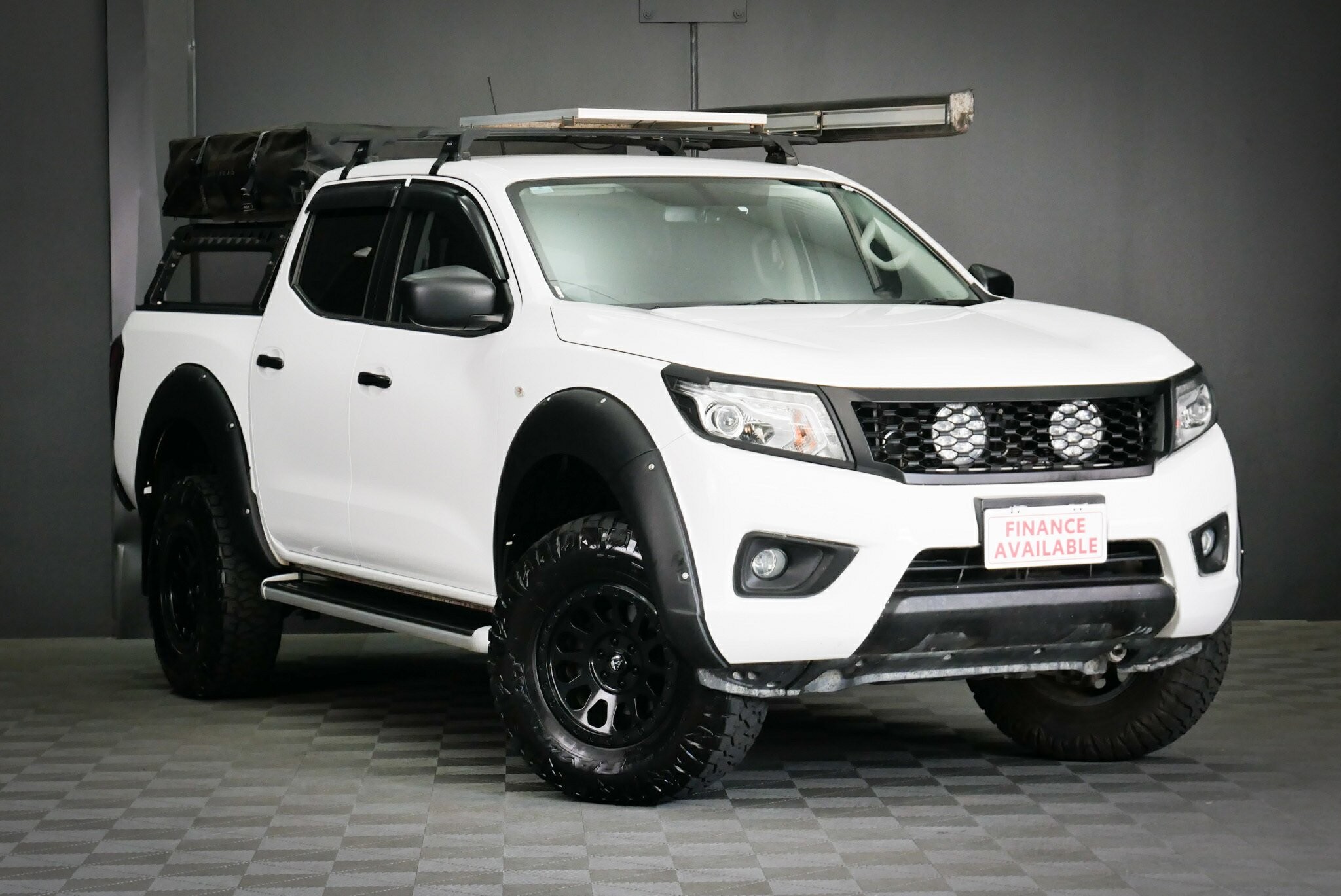 Nissan Navara image 1