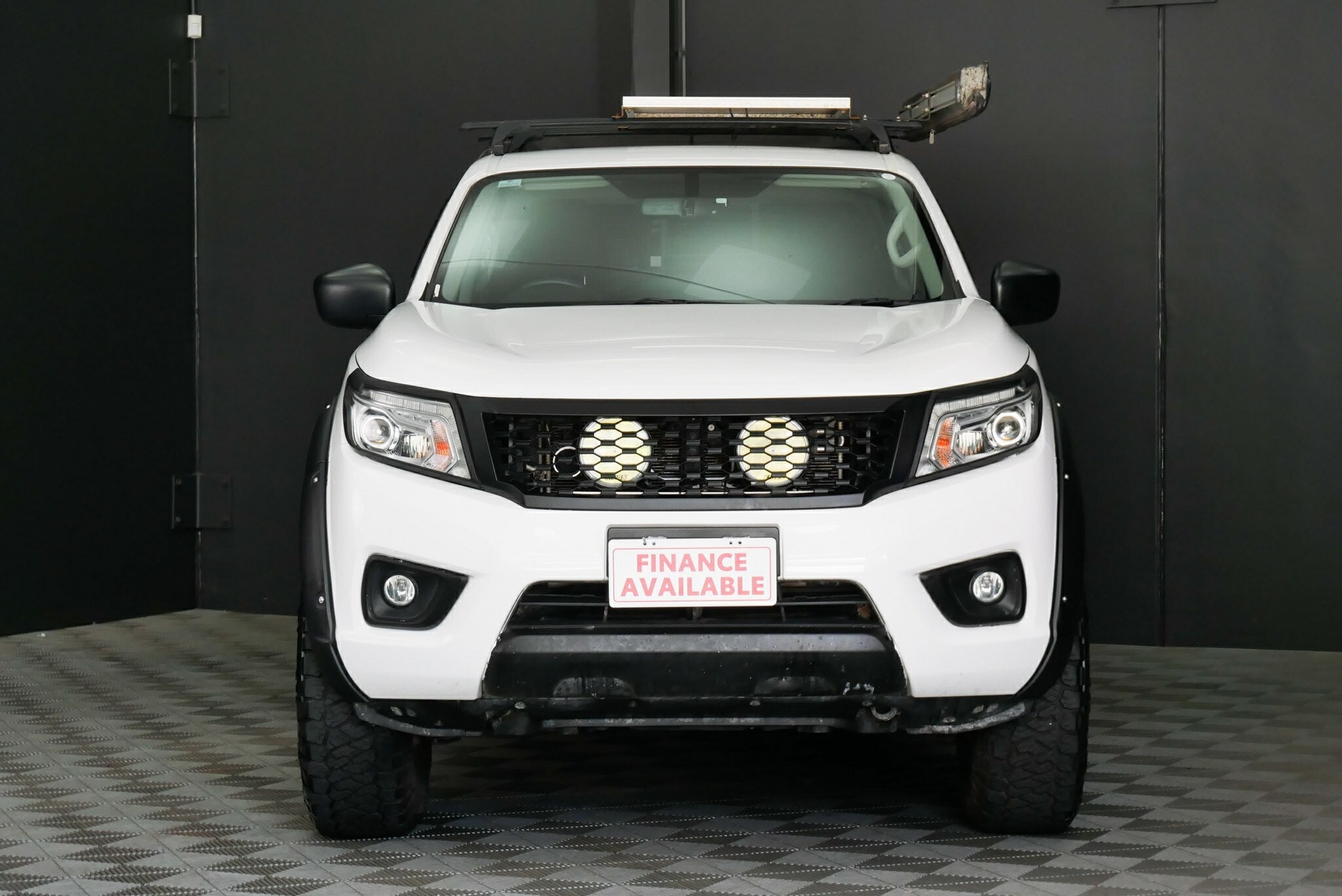 Nissan Navara image 2