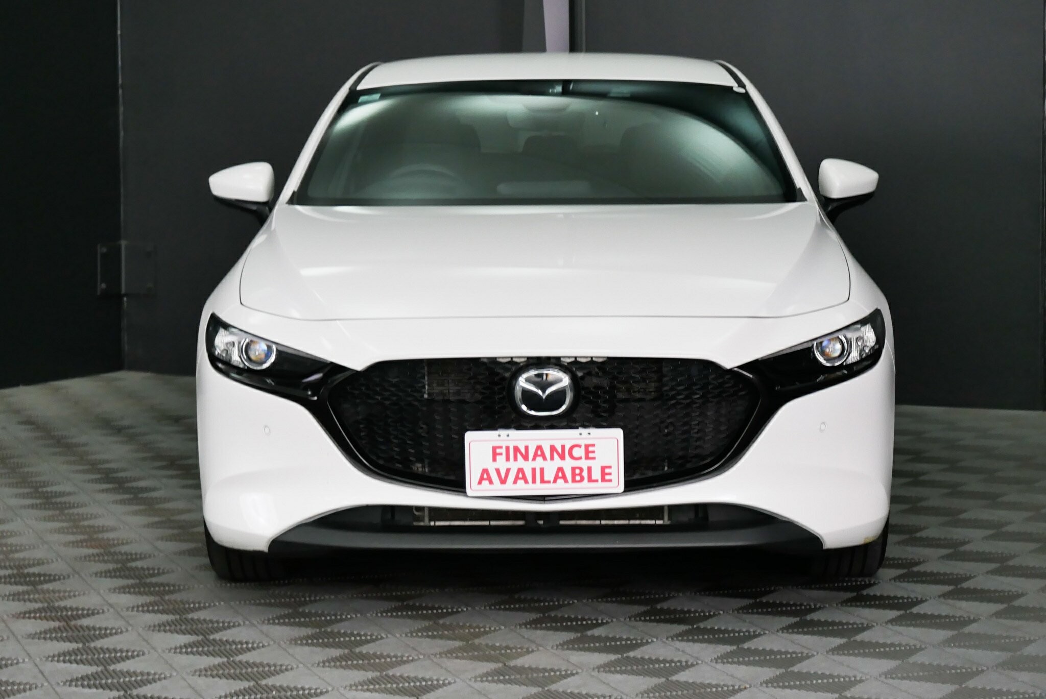 Mazda 3 image 2