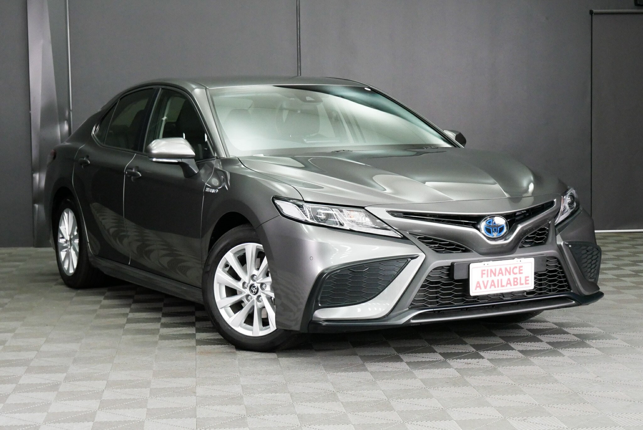 Toyota Camry image 1