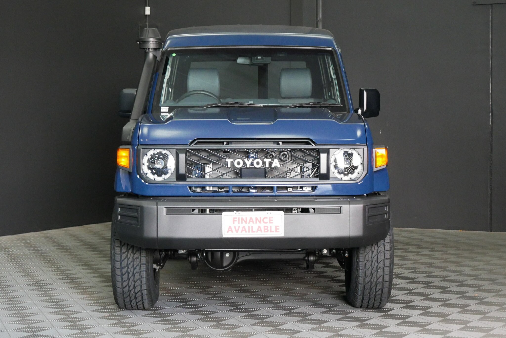 Toyota Landcruiser image 2