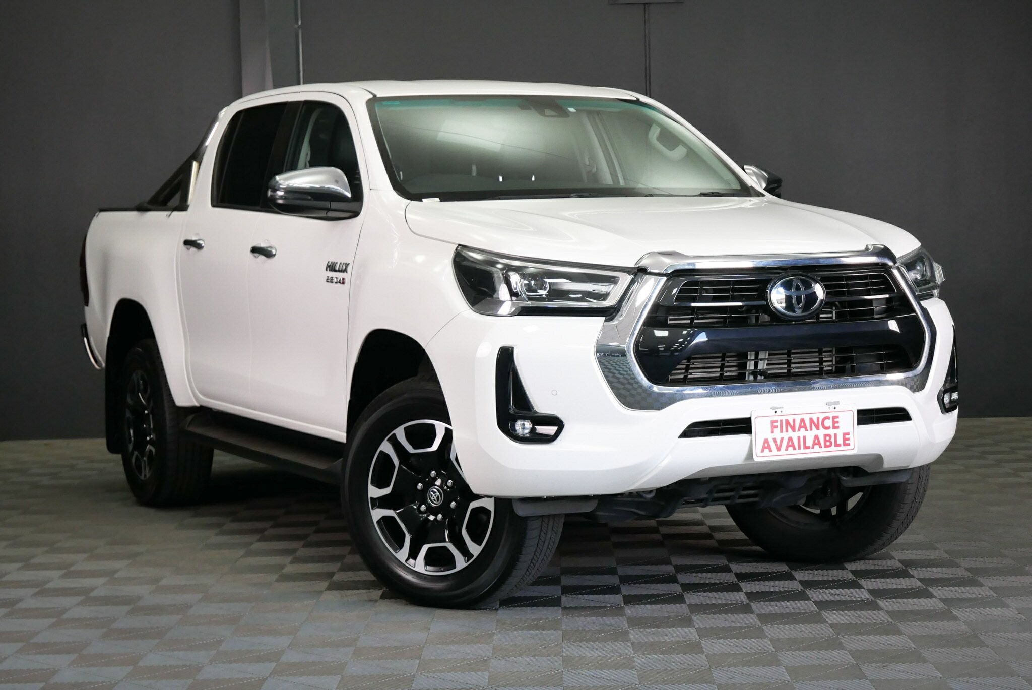 Toyota Hilux image 1