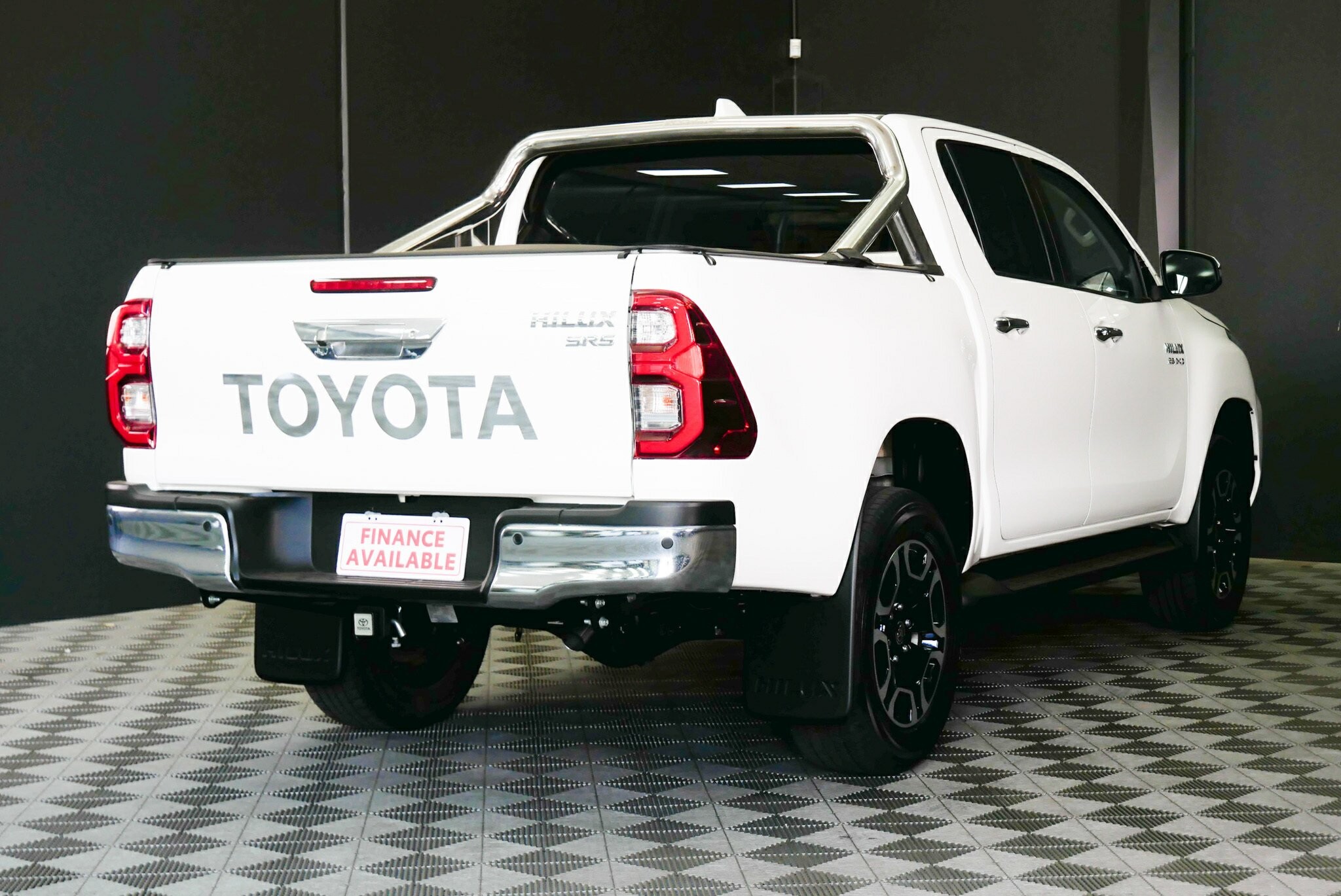 Toyota Hilux image 4