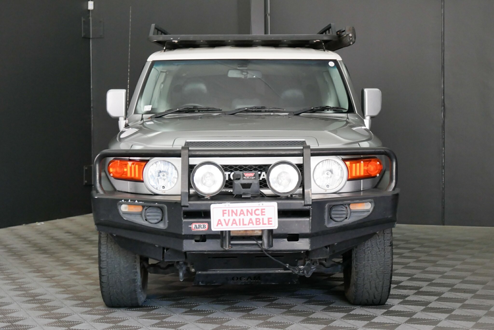 Toyota Fj Cruiser image 2