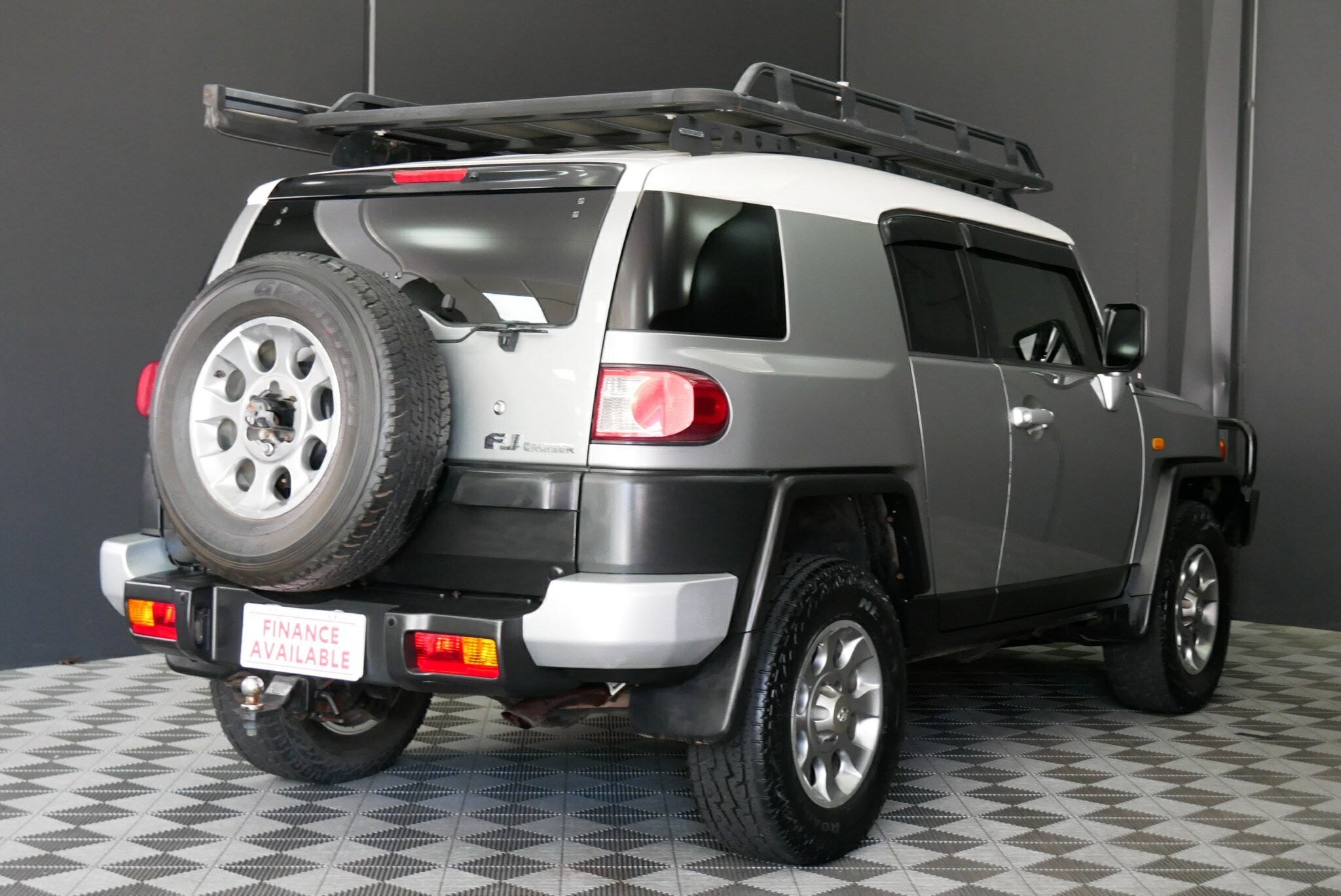 Toyota Fj Cruiser image 4