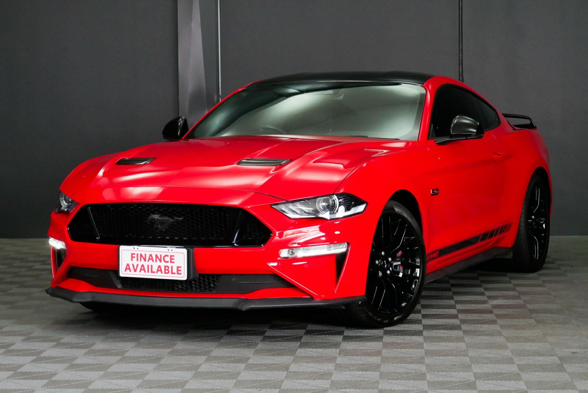 Ford Mustang image 2