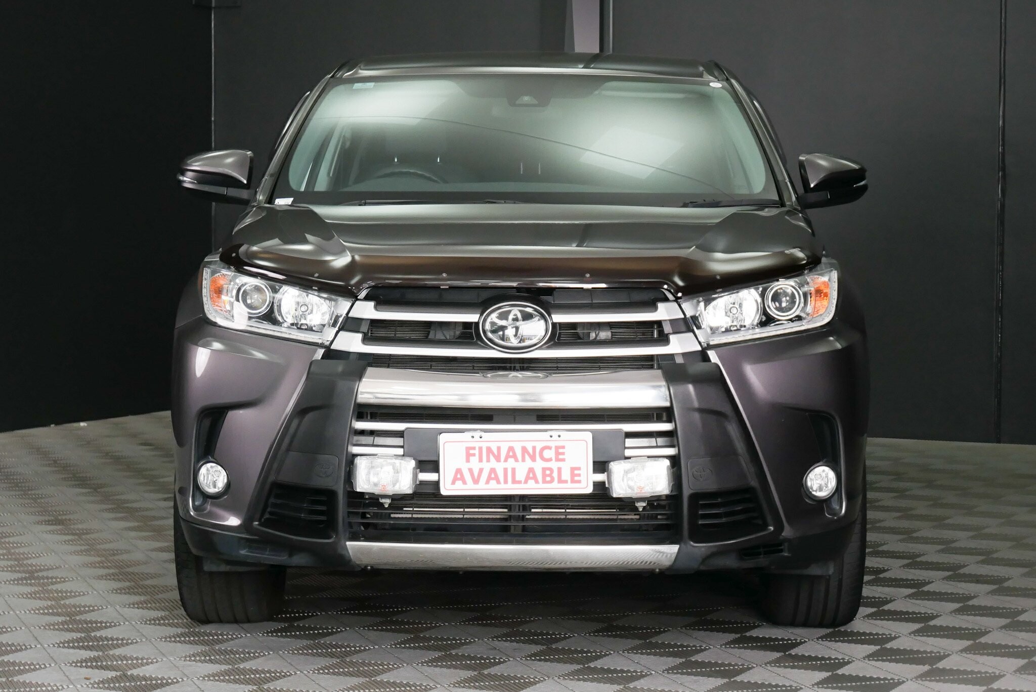 Toyota Kluger image 2