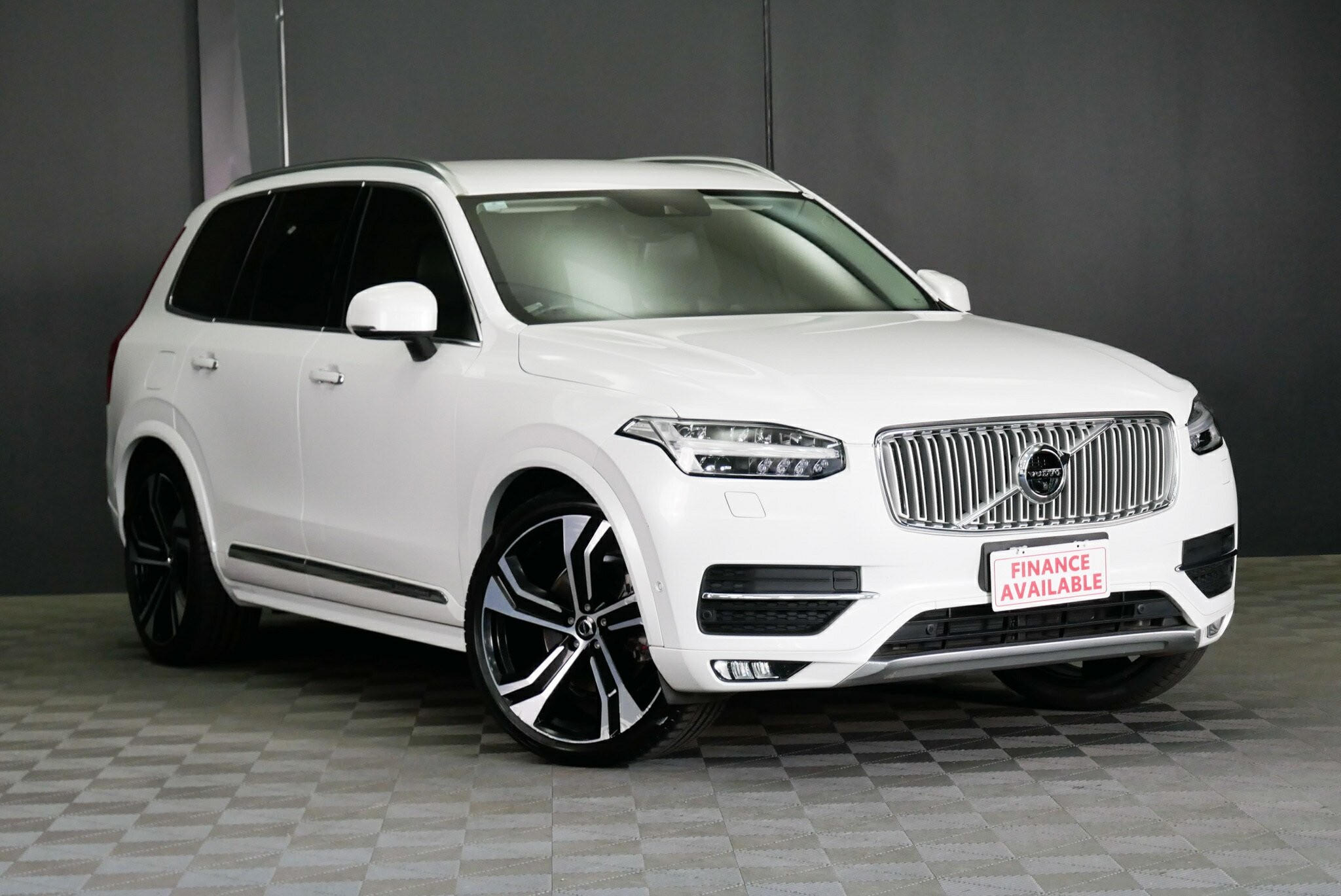 Volvo Xc90 image 1